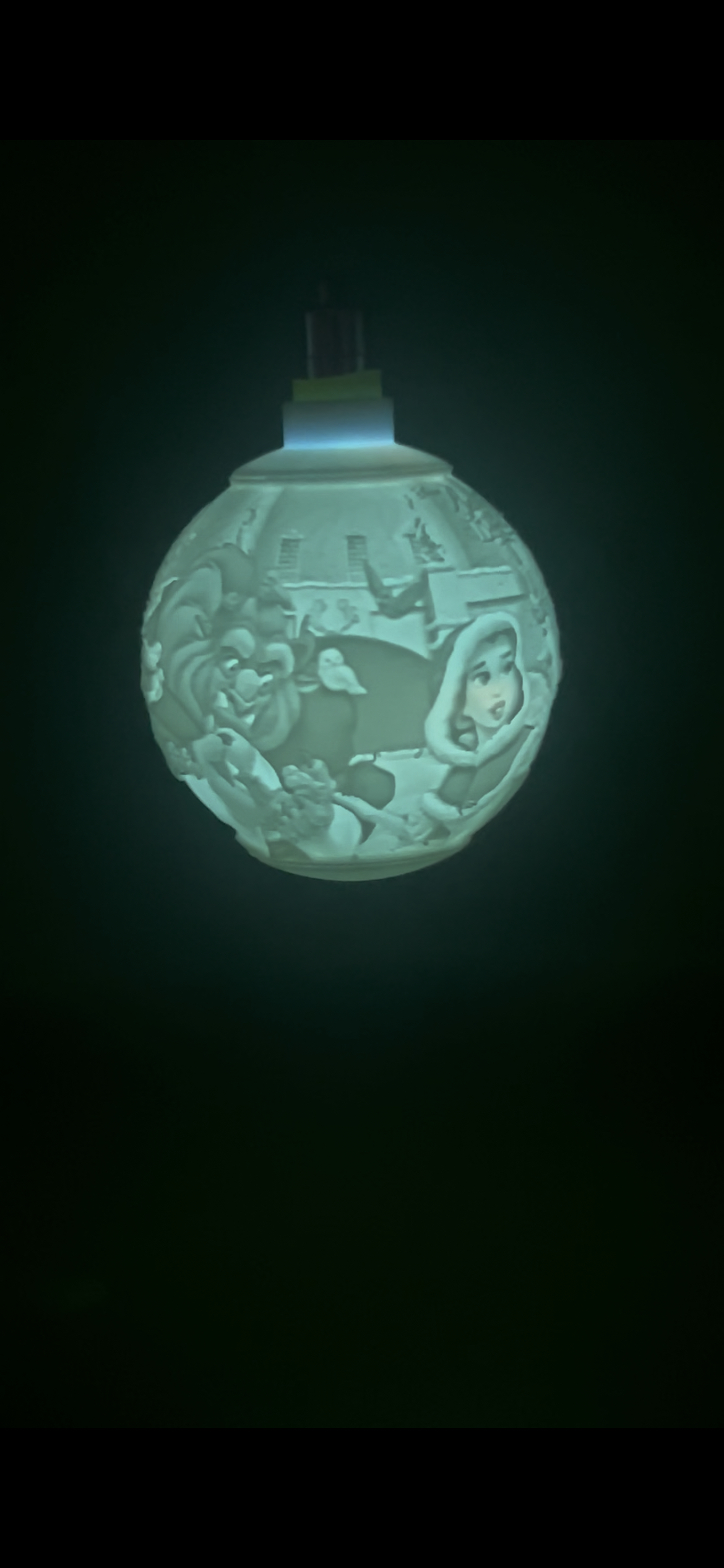 🌹👑 Boule Lumineuse La Belle et la Bête – Magie, Amour & Lumière Enchantée ✨🎄 – Image 3